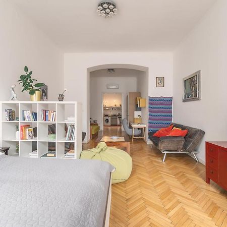 Bright & Spacious Loft With Basilica View 布达佩斯 外观 照片